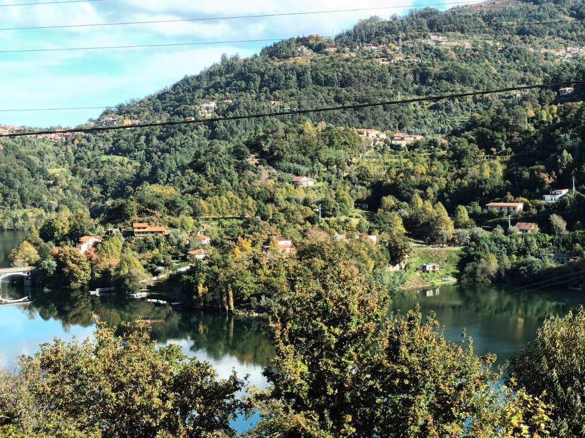 Apartamento Casa de Ribes T1-T2 Vista Fantástica Rio Caldo Exterior foto