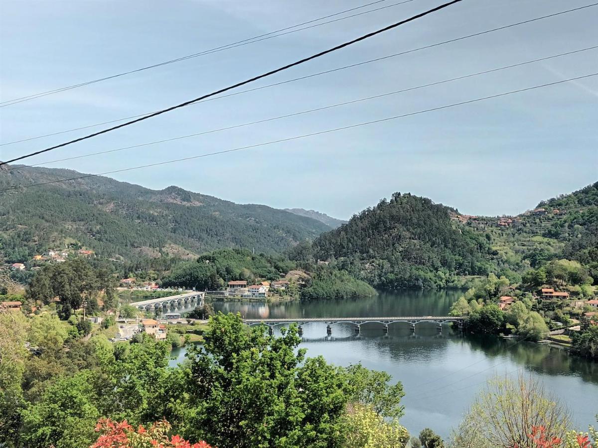 Apartamento Casa de Ribes T1-T2 Vista Fantástica Rio Caldo Exterior foto